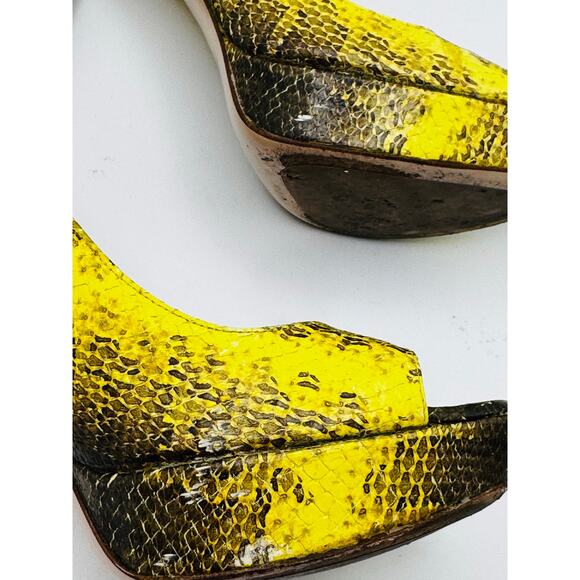 Miu Miu yellow girasole peep-toe pump in a python-print leather size 37 - Picture 6 of 10